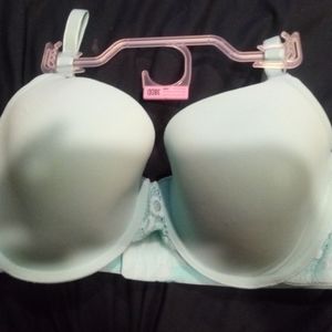 592) womens bra. NWT. Blake & Co.